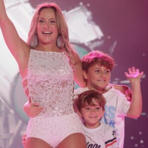 Claudia Leitte é mãe de Davi, de 8 anos, e Rafael, de 5