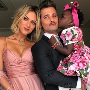 'Obrigada, Deborah Ewbank e Roberto Baldacconi por serem os melhores avós do mundo, e por amarem mais a minha filha do que já puderam me amar!', agradeceu Giovanna Ewbank