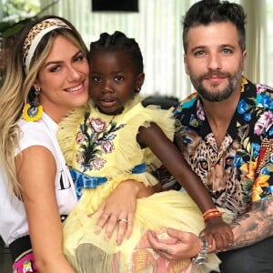 Giovanna Ewbank disse que fica emocionada com a relação dos pais com a filha, Títi