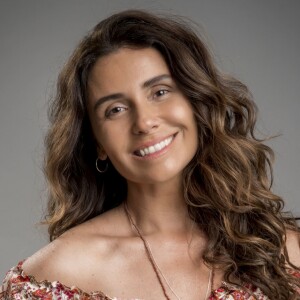 Luzia (Giovanna Antonelli) mente para Beto (Emilio Dantas) ao ser ameaçada por Remy (Vladimir Brichta), no capítulo de segunda-feira, 6 de agosto de 2018, da novela 'Segundo Sol'