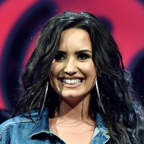 'Eu não estava com a Demi quando o incidente aconteceu, mas eu estou com ela agora e vou continuar porque ela significa o mundo para mim', garantiu Dani Vitale, bailarina de Demi Lovato