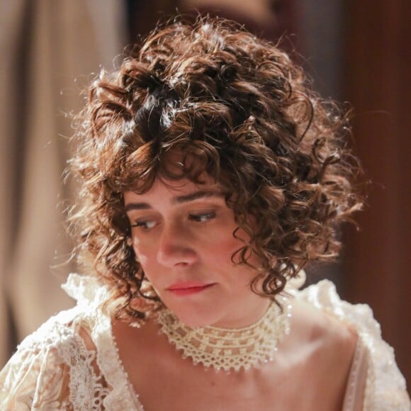 Susana (Alessandra Negrini) avança em Olegário (Joaquim Lopes) ao tentar fugir de cativeiro, nos próximos capítulos da novela 'Orgulho e Paixão': 'Me larga, seu cachorro do mato!'