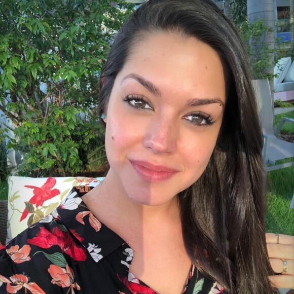 Thais Fersoza é vencedora do Prêmio Influenciadores Digitais na categoria 'Família' por seu canal no YouTube