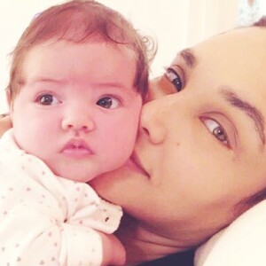 Bella, filha de José Loreto e Débora Nascimento, está com apenas 3 meses de vida