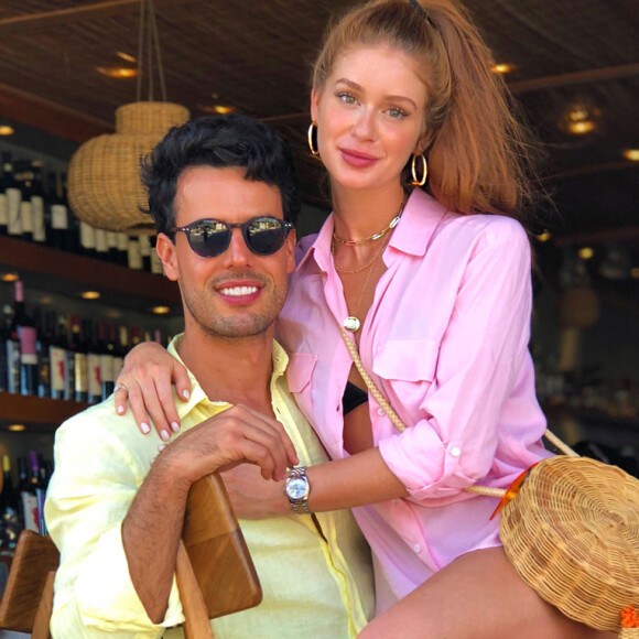 Marina Ruy Barbosa está de férias na Grécia com o marido, Xandinho Negrão
