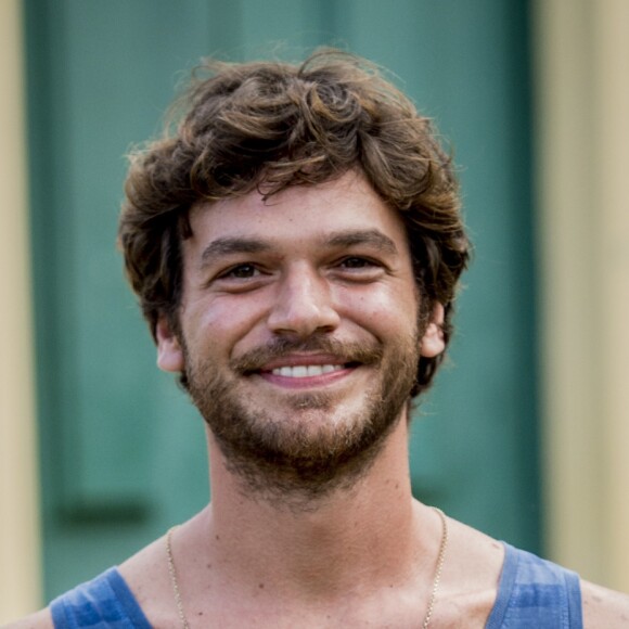 Beto (Emilio Dantas) duvida da inocência de Luzia (Giovanna Antonelli) na novela 'Segundo Sol': 'Ninguém aqui tá se sentindo mais culpado do que eu, que trouxe Luzia pra dentro da nossa família!'
