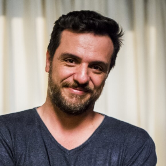 'A partir do momento que você tem um filho sua vida muda e, do nada, você inclui uma pessoa onde tudo é por ela e para ela', diz Rodrigo Lombardi