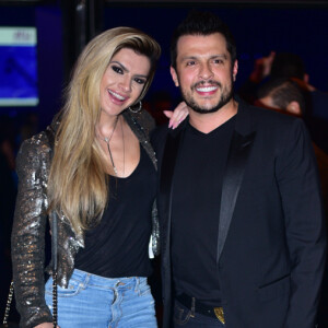 Mirella Santos e o marido, Wellington Muniz vão show de Simone e Simaria no Espaço das Américas, em São Paulo, na noite desta quinta-feira, 9 de agosto de 2018