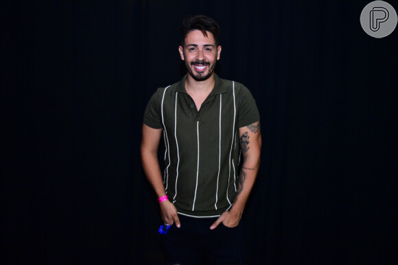 Amigo de Simone, o humorista Carlinhos Maia prestigia show da dupla no Espaço das Américas, em São Paulo, na noite desta quinta-feira, 9 de agosto de 2018