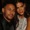 Bruna Marquezine está passando férias com o namorado, Neymar, em Paris, na França