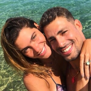 A suspeita de que Cauã Reymond e Mariana Goldfarb teriam terminado o namoro surgiu quando o ator deixou de seguir a modelo no Instagram