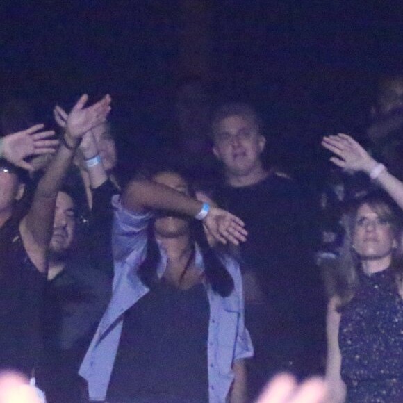 Luciano Huck foi fotografado com a mulher, Angélica, no show de Thiaguinho