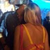 Segundo o colunista Leo Dias, do jornal 'O Dia', Neymar teria trocado beijos com a empresário Priscilla Silva durante o show de David Guetta, em Ibiza