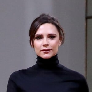 Assim como Victoria Beckham, as brasileiras estão amando as calças flare