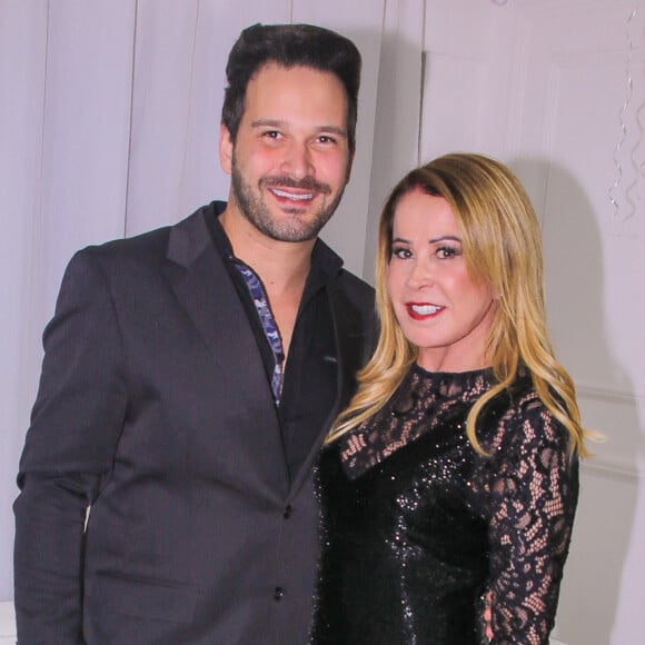 Zilu Camargo e o namorado curtiram festa em clínica de estética, em Alphaville, São Paulo, na noite desta terça-feira, 14 de agosto de 2018