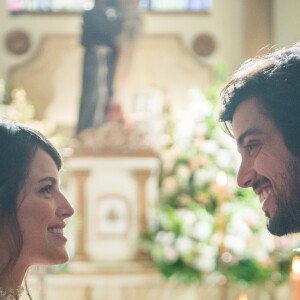 Ernesto (Rodrigo Simas) questiona Ema (Agatha Moreira) nos próximos capítulos da novela 'Orgulho e Paixão': 'Gostou da surpresa, Baronesinha?'