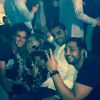 Paris Hilton e Álvaro Garnero se divertem com amigos em Ibiza, na Espanha