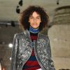 Já a jaqueta Vuitton em paetês promete arrasar em eventos noturnos