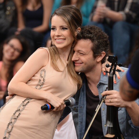 Sandy e o marido, Lucas Lima, mostraram um pouco da sua intimidade para os fãs em seu canal no YouTube nesta quarta-feira, 22 de agosto de 2018