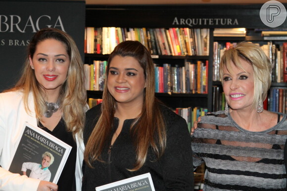 Preta Gil vai ao lançamento do livro de Ana Maria Braga, no Rio