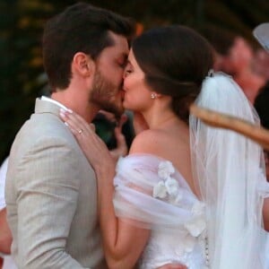 Klebber Toledo também postou foto do casamento: 'E de repente já era pra sempre'