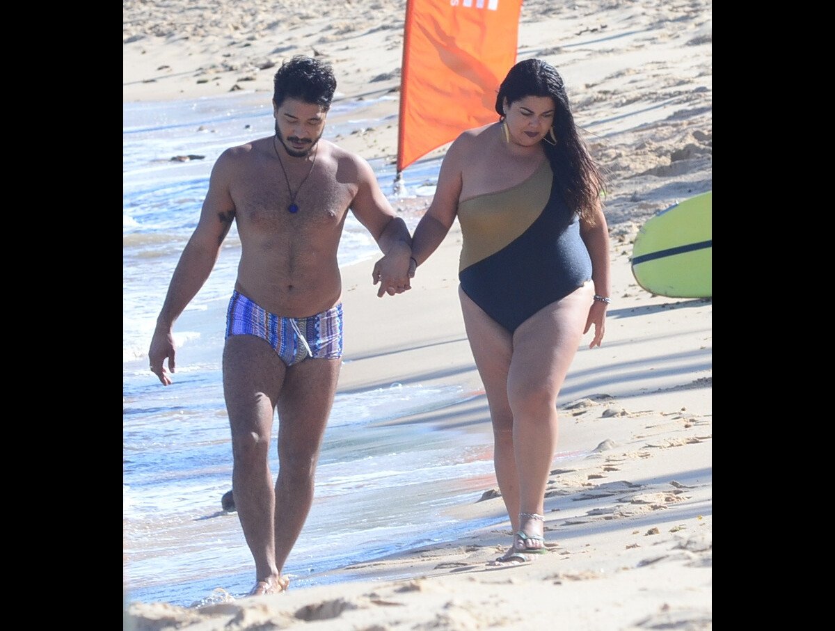 Foto: Fabiana Karla e o namorado, Diogo Mello, estão hospedados no Tivoli  Ecoresort, na praia do Forte, na Bahia - Purepeople