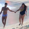 Fabiana Karla faz passeio romântico com o namorado, Diogo Mello, na praia do Forte, na Bahia, neste domingo, 26 de agosto de 2018