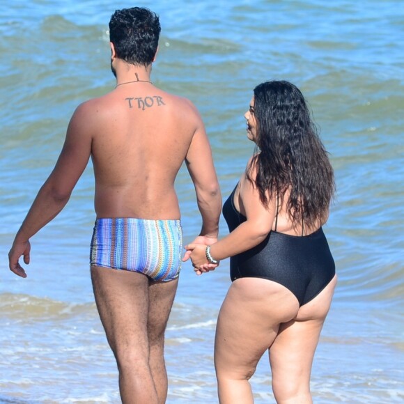 Fabiana Karla eliminou 20 kg com dieta de sachê e atividades físicas após operar vesícula