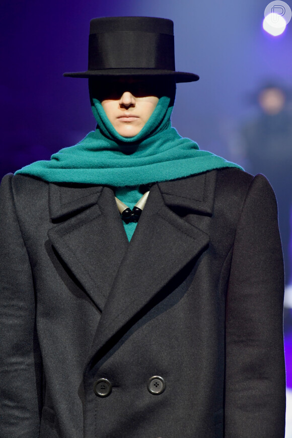Acessórios de cabeça: Marc Jacobs foi de anos 80 a apostou no chapéu com ombreira