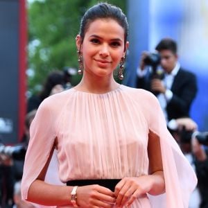 Marca italiana Alberta Ferretti elege Bruna Marquezine como garota-propaganda