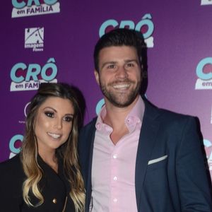 Flávia Viana e Marcelo Zangrandi também prestigiaram a pré-estreia do filme 'Crô em Família'