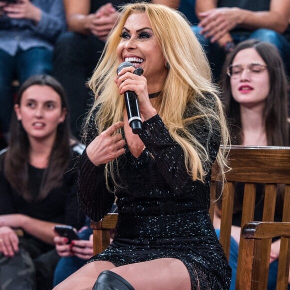 Joelma garante loiro ao cabelo apenas com tinta, sem descolorir os fios