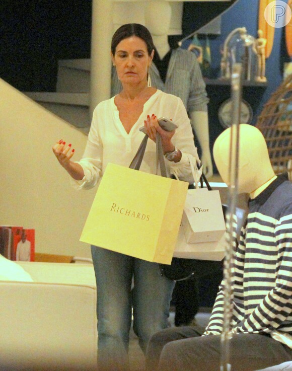 Fátima Bernardes fez compras em lojas grifadas como Richards e Dior