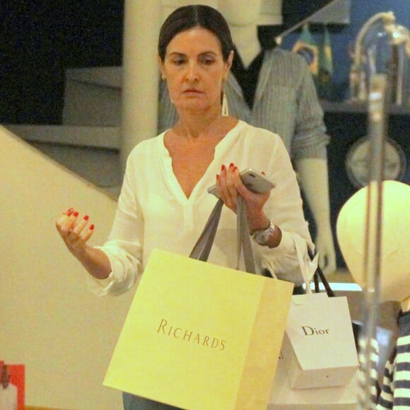 Fátima Bernardes fez compras em lojas grifadas como Richards e Dior