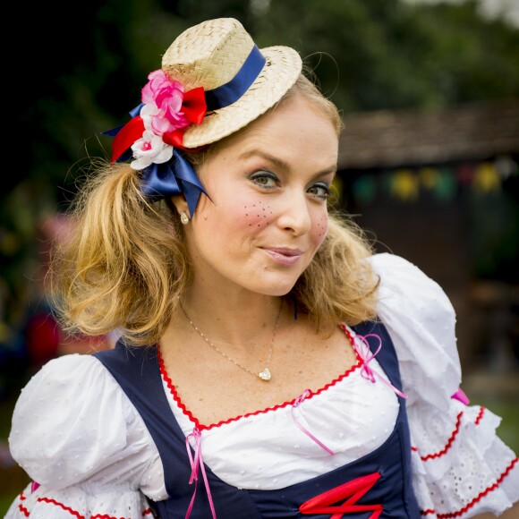 Esse foi o look junino do 'Estrelas' de 2016