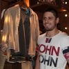 Daniel Rocha compareceu ao lançamento de uma coleção especial de tênis, na loja John John, em São Paulo, na noite deste sábado, 9 de agosto de 2014