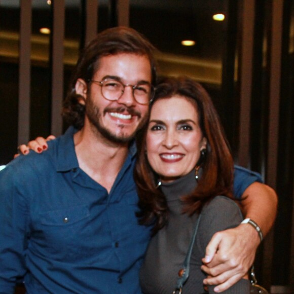 Fátima Bernardes e Túlio Gadêlha não marcam hora para se falarem: 'Quando dá vontade, liga, fala, muita mensagem... Não tem um 'encontro formalizado''