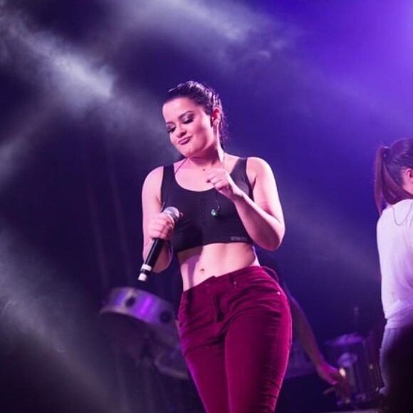 Maraisa, de top, chamou atenção ao exibir barriga seca em um show no Pará, nesta quarta-feira, 12 de setembro de 2018