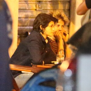 Nanda Costa e Lan Lanh estiveram em um restaurante japonês na Gávea, Zona Sul do Rio