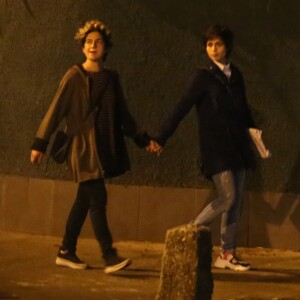 Nanda Costa não se importou em ser fotografada com a namorada, Lan Lanh