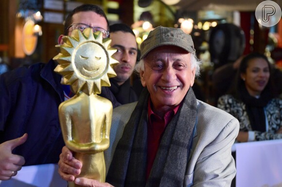Flávio Migliaccio foi homenageado com o troféu Oscarito, no Festival de Gramado (12 de agosto de 2014)