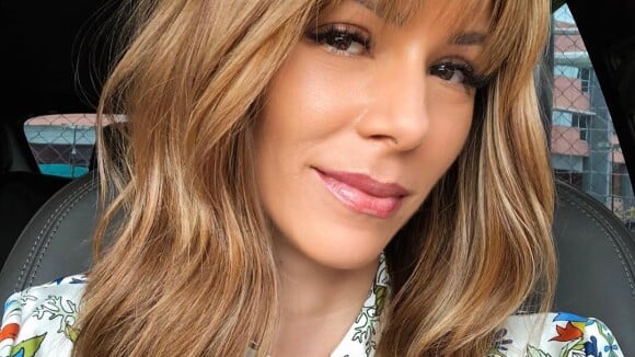 Ana Furtado revela tática para se habituar com a franja no cabelo: 'Selfies'