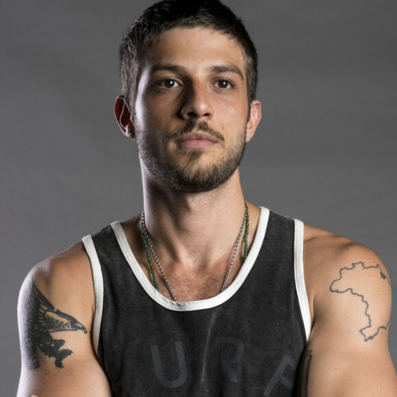 Chay Suede admitiu que sofreu antes da estreia da novela 'Segundo Sol', em que vive o Ícaro