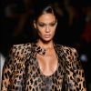 Ousado: o espartilo de onça apareceu no desfile de Tom Ford na Semana de Moda de Nova York