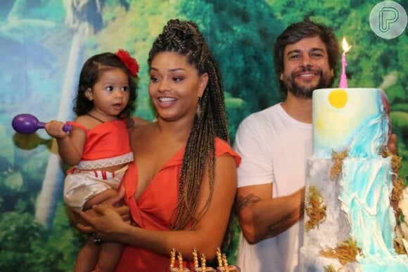 Juliana Alves comemorou neste domingo, 23 de setembro de2018, o aniversário de 1 ano da filha, Yolanda