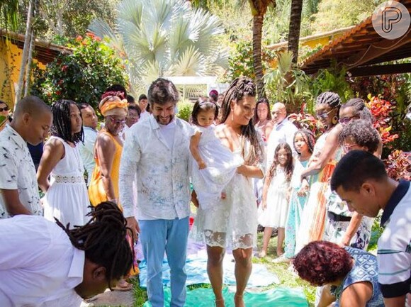 'De manhã Yolanda recebeu uma chuva de amor e luz da família em uma celebração ecumênica e informa', escreveu Juliana Alves no Instagram