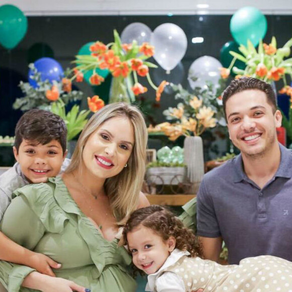 Wesley Safadão e Thyane Dantas estão curtindo a nova vida de pai e mãe