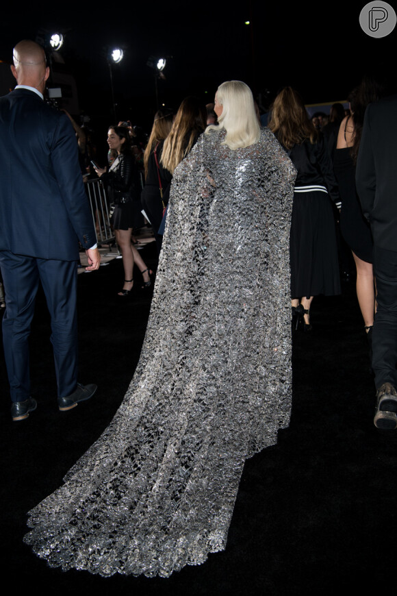 Veja detalhes do vestido Givenchy de Lady Gaga