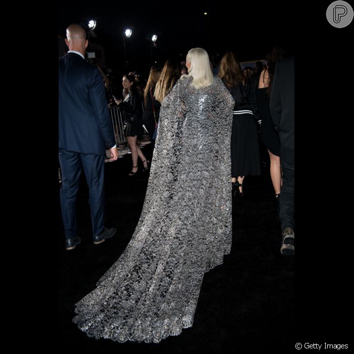 Veja detalhes do vestido Givenchy de Lady Gaga - Purepeople