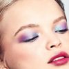 Brilho furtacor é tendência para o verão 2019: na maquiagem, o efeito é atingido com sombra de brilho colorido e gloss